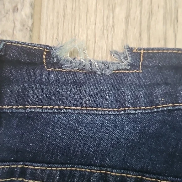STRETCH DENIM CAPRI - Picture 10 of 10